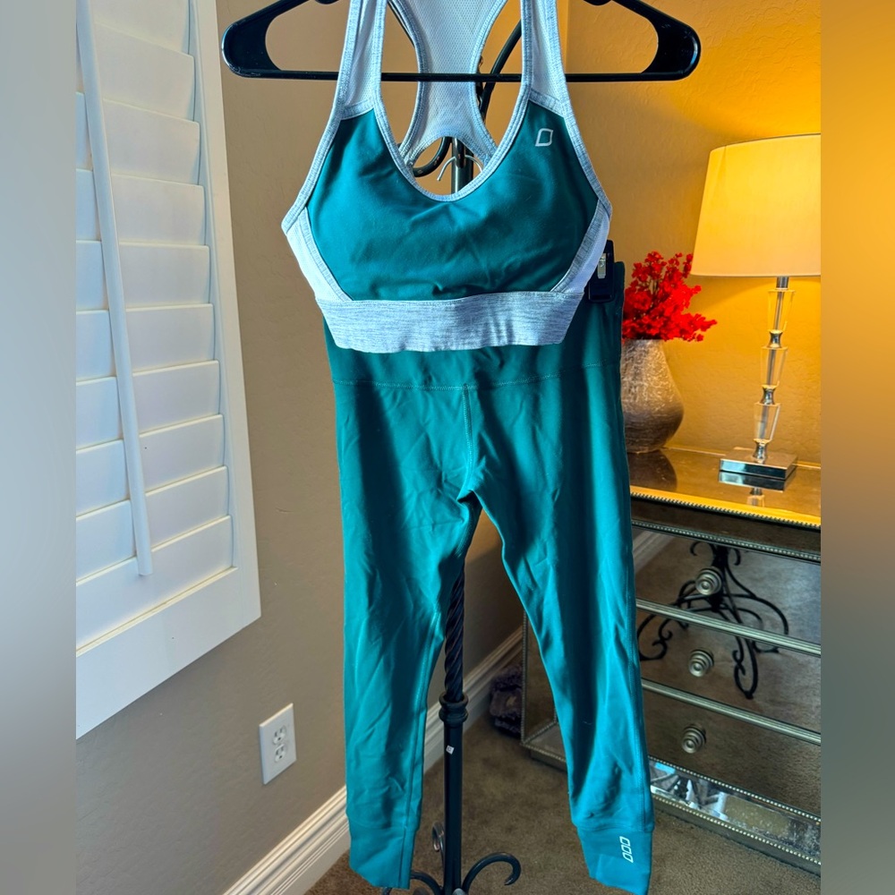 Lorna Jane Green Workout Set
